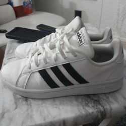 Adidas Sneakers Size 6