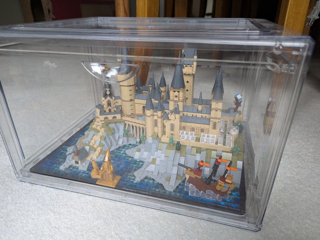 Lego Harry Potter Hogwarts Castle & Grounds 