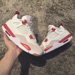 Air Jordan 4 Varsity Red