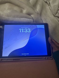 Apple iPad with Cracked Screen