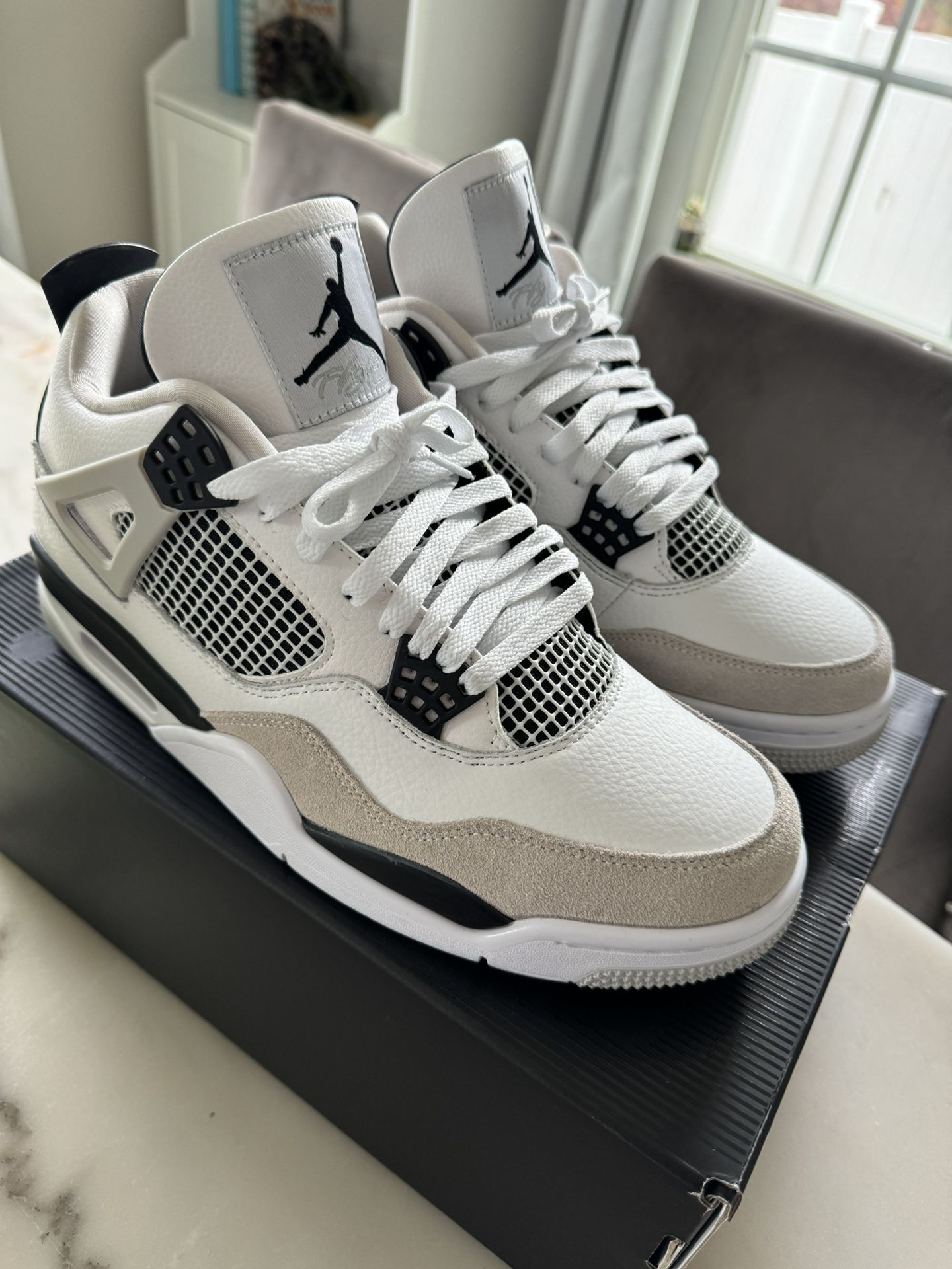 Jordan 4 Military black