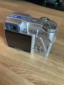 OLYMPUS SP-510UZ Digital Point And Shoot Camera