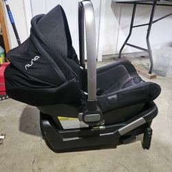 Nuna Carseat 