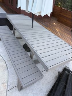 West Elm Outdoor Extendable Dining Table (76"–106")