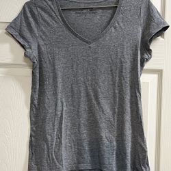 Threads 4 Thought Women’s Gray T-shirt - Size Medium - VGUC