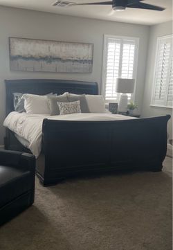 King size sleigh bed