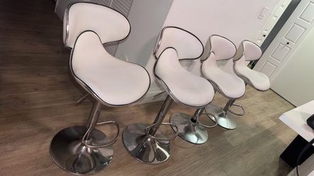 Bar Chairs Set of 4 x $100