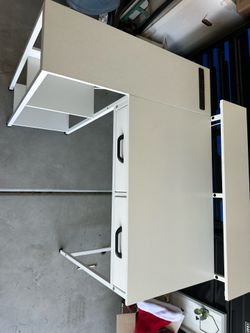 Computer desk
