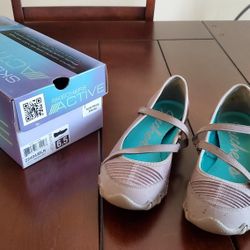 Skechers Size 6.5 Women's 