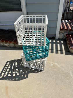 3 Plastic Crates