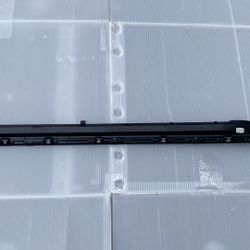 2018-2020 ODYSSEY REAR RIGHT PASS SIDE SLIDE DOOR CENTER RAIL COVER (72545-THR)