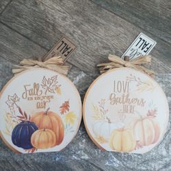 2Pcs Wooden Fall Decor Pumpkin Shape Letters Signs Table Desk Ornaments for Thanksgiving Farmhouse Centerpieces
