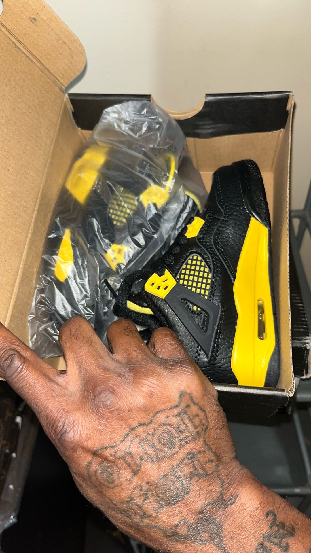 Retro 4’s 9C $60