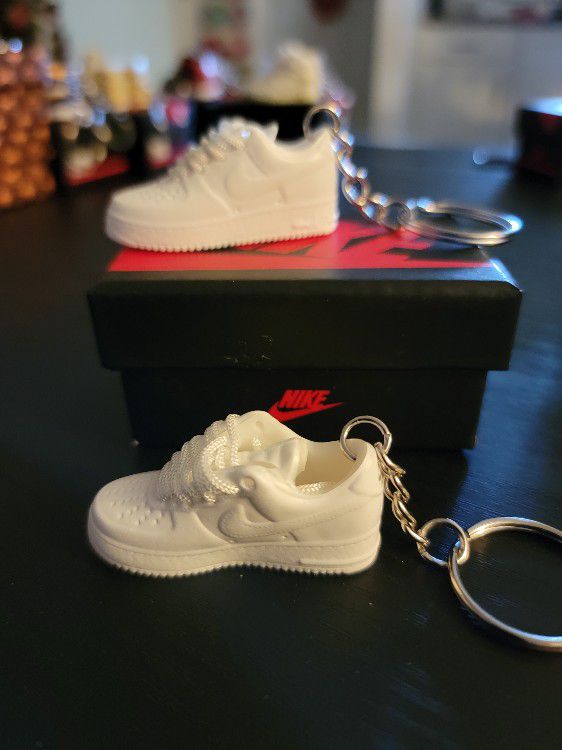 Louis Vuitton Nike Air Force One Off white Keychain keychains for Sale in  San Pedro, CA - OfferUp