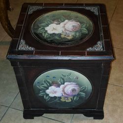 VINTAGE HAND PAINTED FLORAL FLOWER ROSE WOOD ACCENT SIDE TABLE STORAGE CABINET ORGANIZER TRUNK BRASS HANDLES