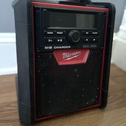 MILWAUKEE M18 JOB-SITE RADIO AND CHARGER 