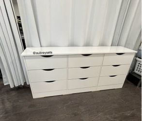While 9 Drawer Dresser