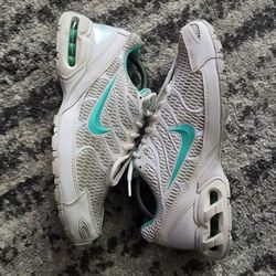 Nike Air Max Torch 4 Sneakers, Women’s Size 11, Pre-owned - White/Hyper Turquoise 