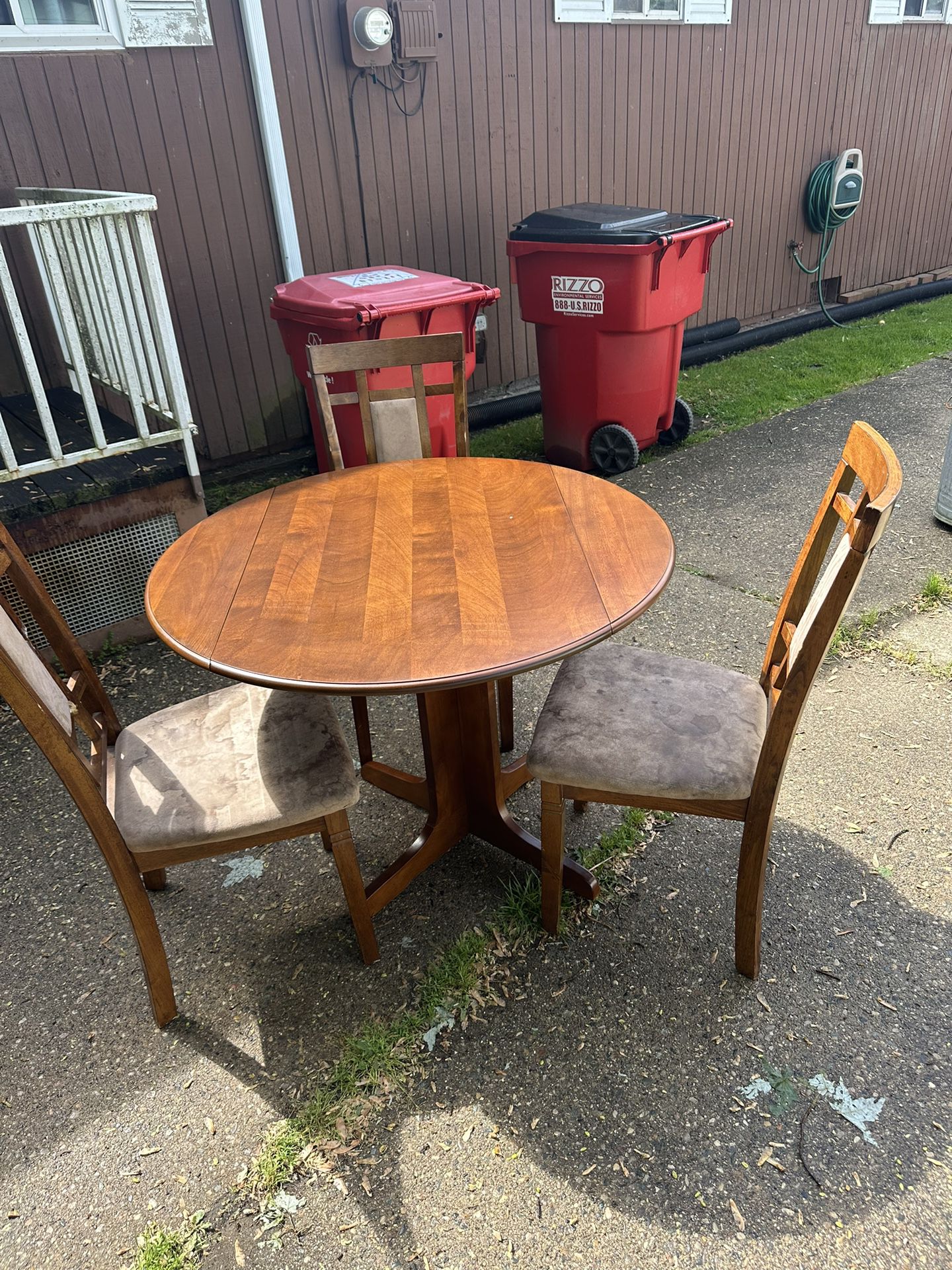 Dining Table With 3 Chairs 