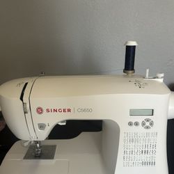 Singer C5650 Sewing Machine & Accessories