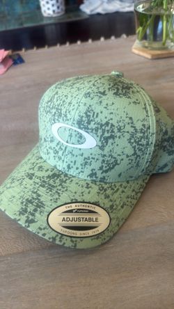New Oakley Sand Camo Hat (Green)