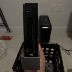 Wii Nintendo with 4 Games