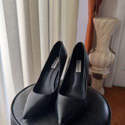 steve madden classic black pumps 