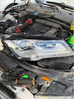 2013 Audi A7 right side headlight