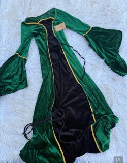Women’s renaissance costume