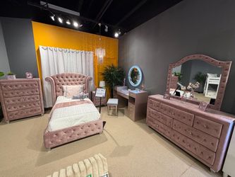 Pink Velvet Tufted 4PC Twin Bedroom Set