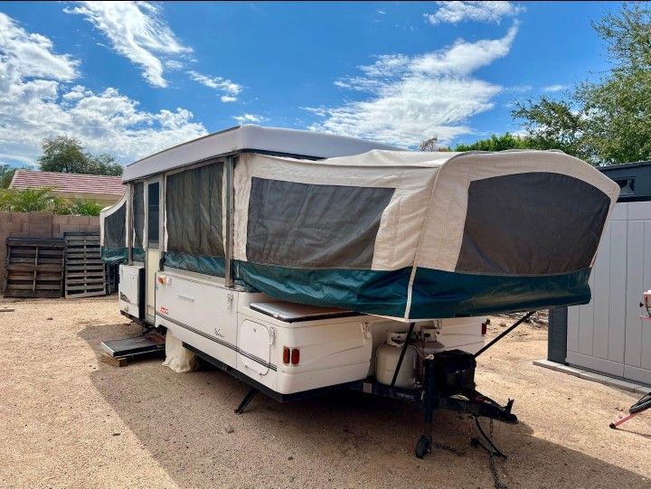 2000 Coleman Westlake