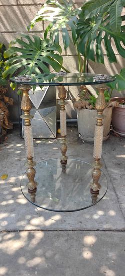1970 vintage Italian Etagere Hollywood Regency Brass and Glass elegant table