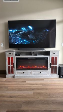 Entertainment Center w/Fireplace