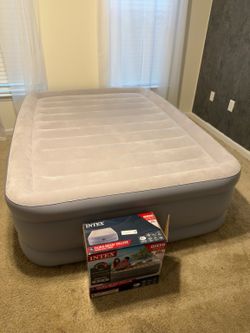 Intex Queen Dura-Beam Deluxe 20” Air Mattress