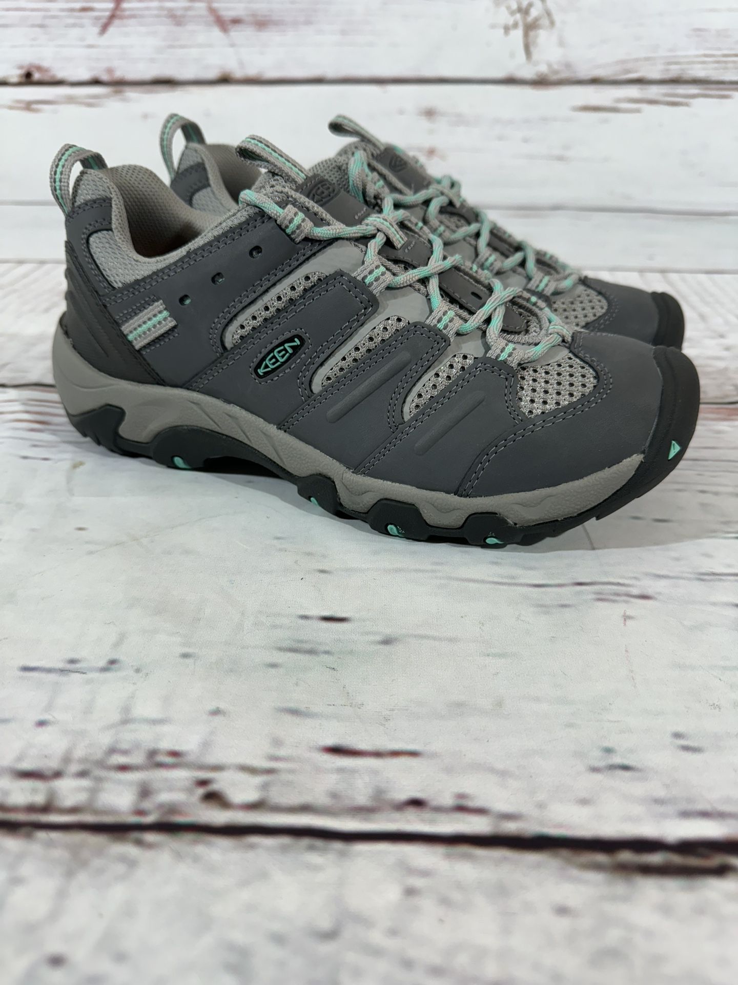 Women’s Hiking Shoes