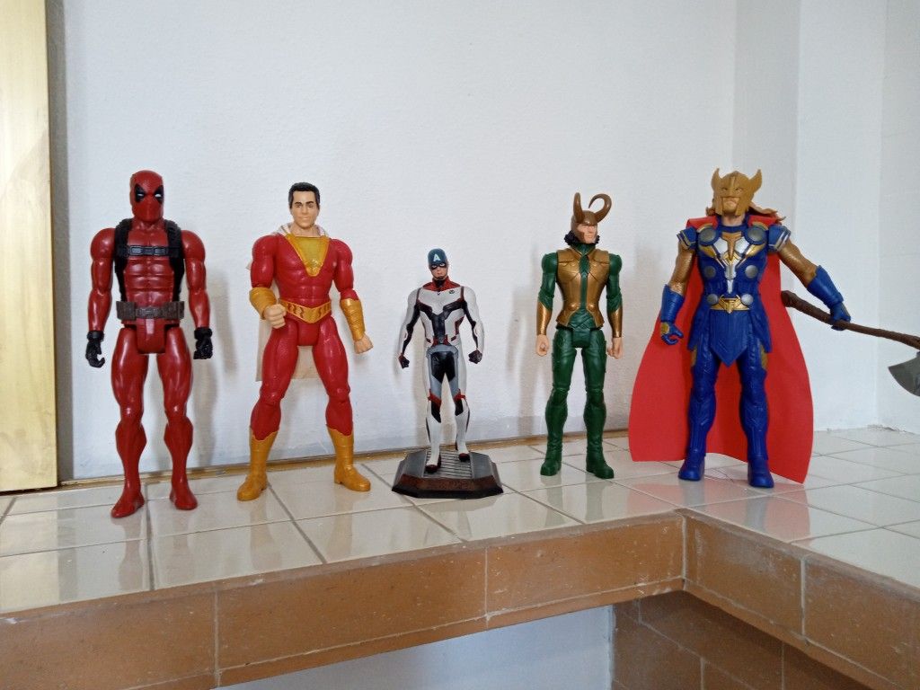 Lot Marvel Action Figures