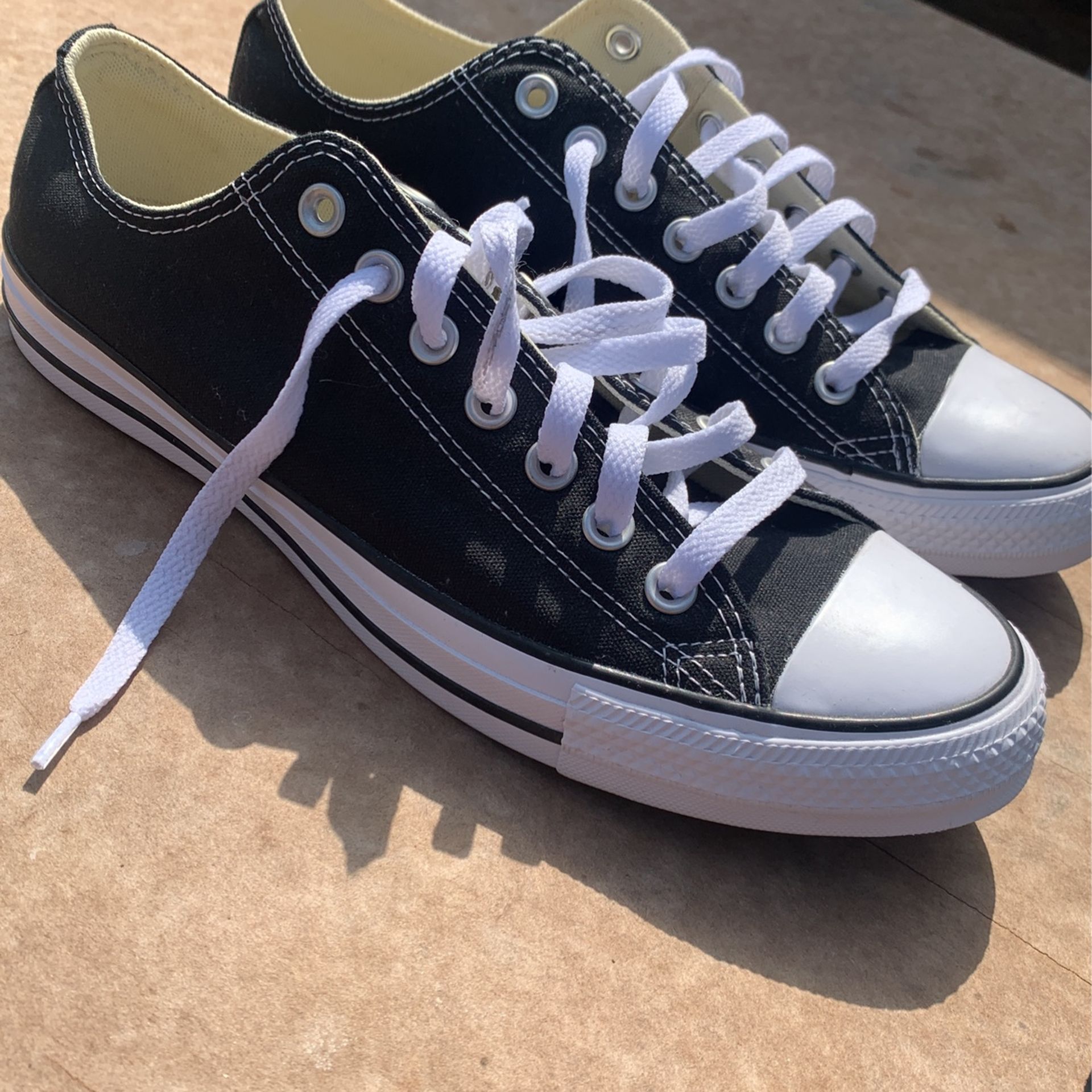 Converse - Chuck Taylor (Size 10) 