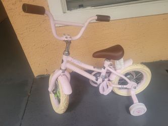 Kiddy pink bicycle