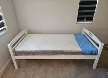 Twin frame with mattress