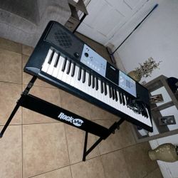  Key Board Piano Yamaha  