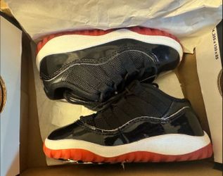 Air Jordan retro 11 low toddler 8c (Price is firm)