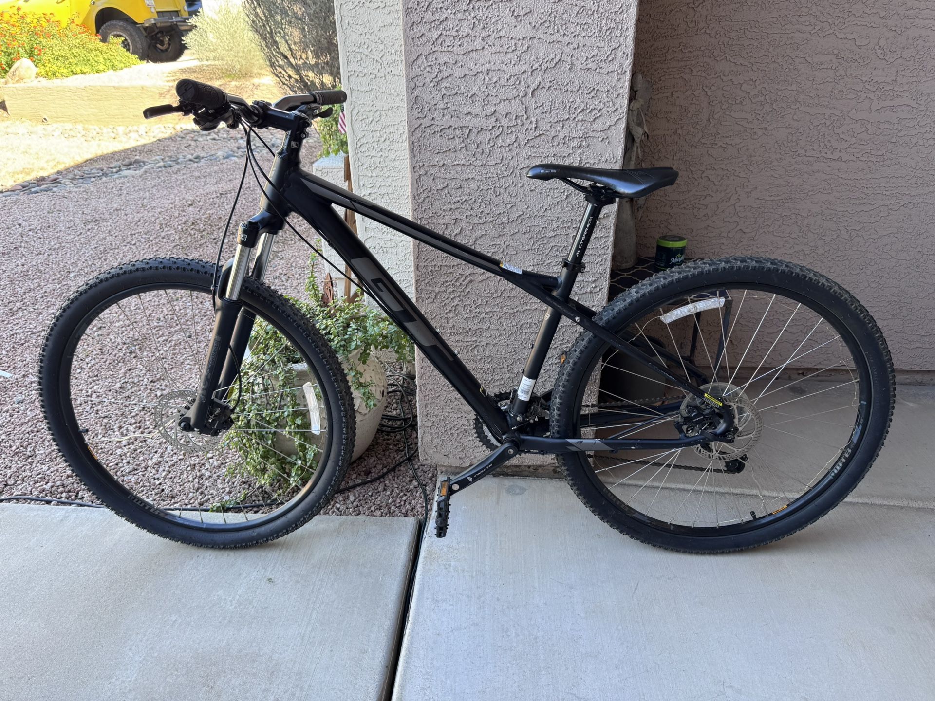 GT Avalanche 29 Mountain bike