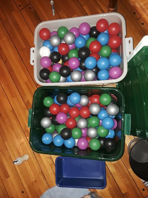 Plastic Ball Pit Balls