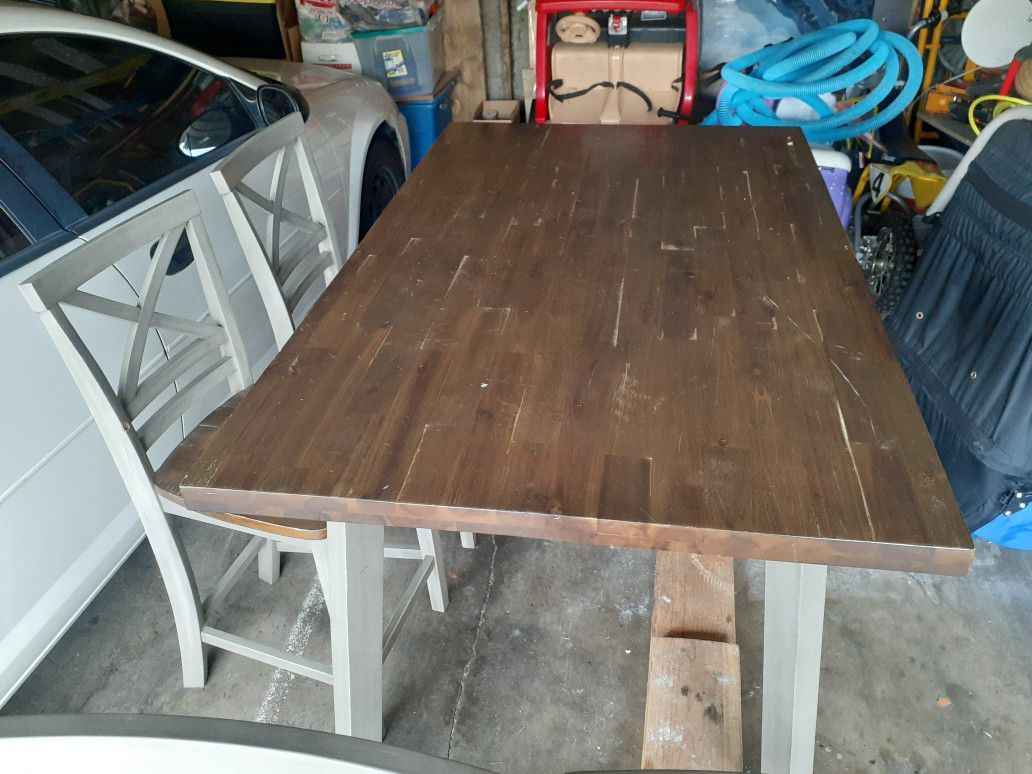 Dinning Table  With 4 Chairs