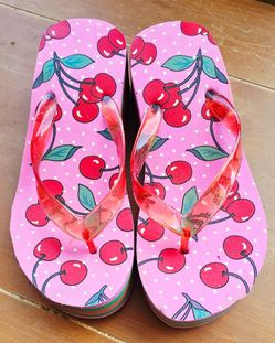 **Cherry Print 2.5" Platform/Wedge Sandals (Flip Flops)**