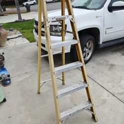 Non Conductive Fiberglass 6ft Ladder 65 Firm See Pictures For Details Specs 