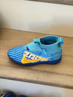 Soccer cleats