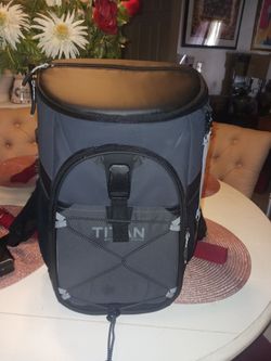 BRAND NEW ARTIC TITAN BACK PACK COOLER TOTE HOLDS 26 CANS 24 FIRM I PAID ALOT THIS