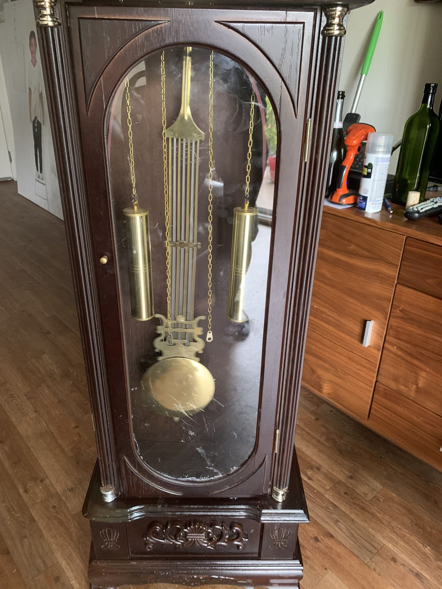 Quartz clock with luxury floor pendulum