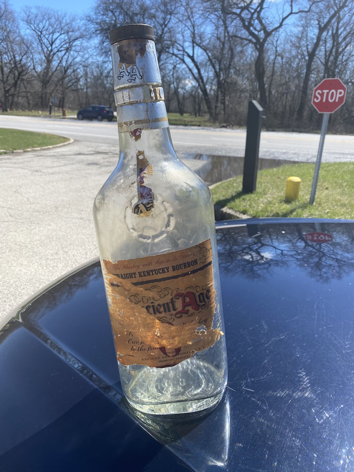 Old whiskey bottle great condition from the 40s in the 50ss